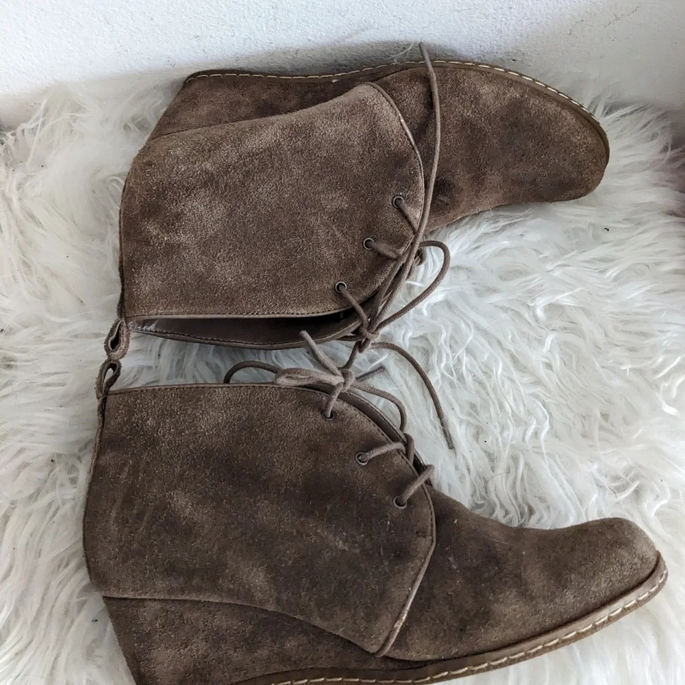 Franco Sarto Taupe Suede Wedge Booties Ankle Boots 7.5 Lace Up Platform